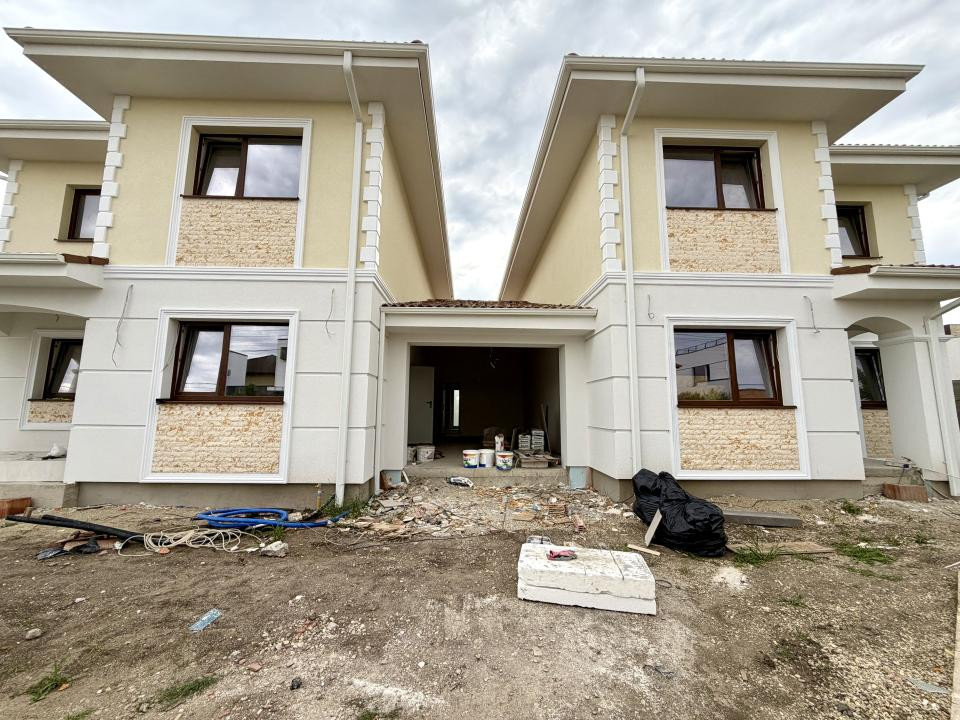 Duplex despartit prin garaj, 4 camere, 108 mp utili - Dumbravita