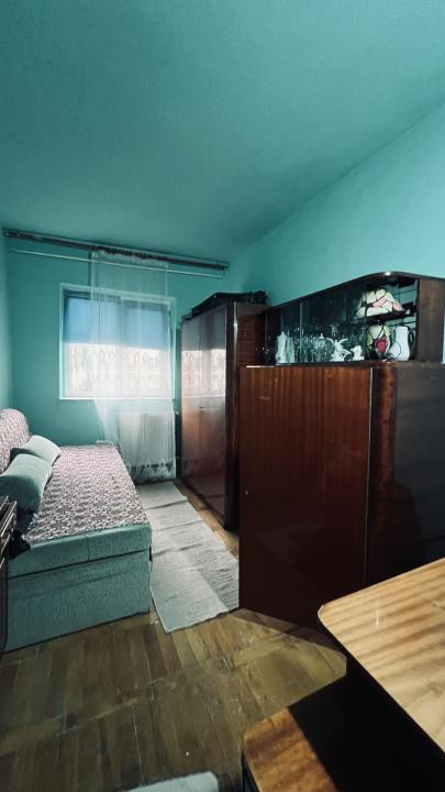 Apartament 3 camere, 60 mp utili, etaj 4, zona Aradului 