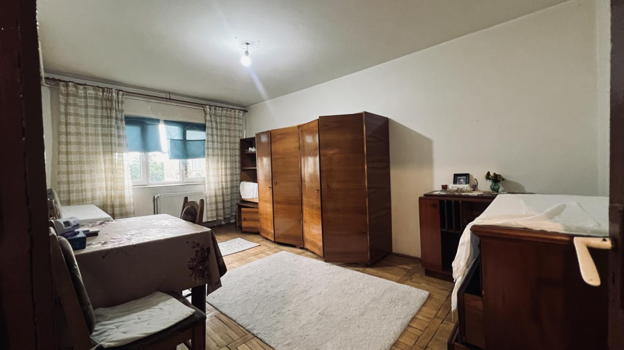 Apartament 3 camere, 60 mp utili, etaj 4, zona Aradului 