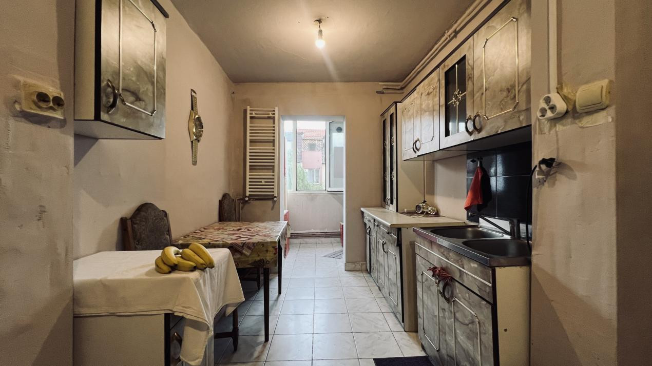 Apartament 3 camere, 60 mp utili, etaj 4, zona Aradului 