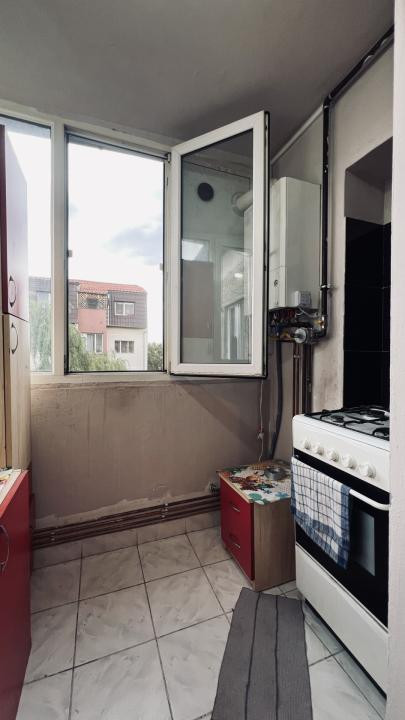 Apartament 3 camere, 60 mp utili, etaj 4, zona Aradului 