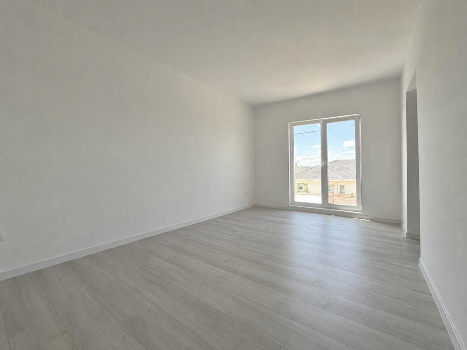Duplex 4 camere, utili 131 mp utili, 16 mp terasa, 335 mp teren - Sag 