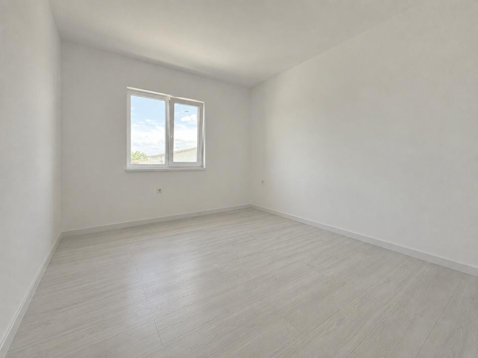 Duplex 4 camere, utili 131 mp utili, 16 mp terasa, 335 mp teren - Sag 