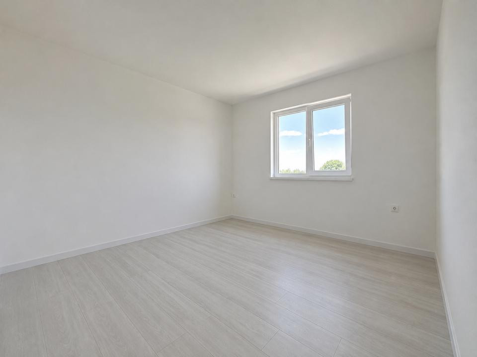 Duplex 4 camere, utili 131 mp utili, 16 mp terasa, 335 mp teren - Sag 