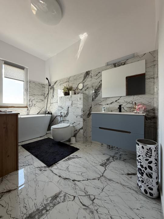 Duplex 4 camere, utili 131 mp utili, 16 mp terasa, 335 mp teren - Sag 