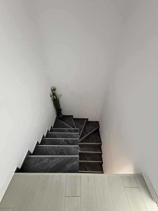 Duplex 4 camere, utili 131 mp utili, 16 mp terasa, 335 mp teren - Sag 