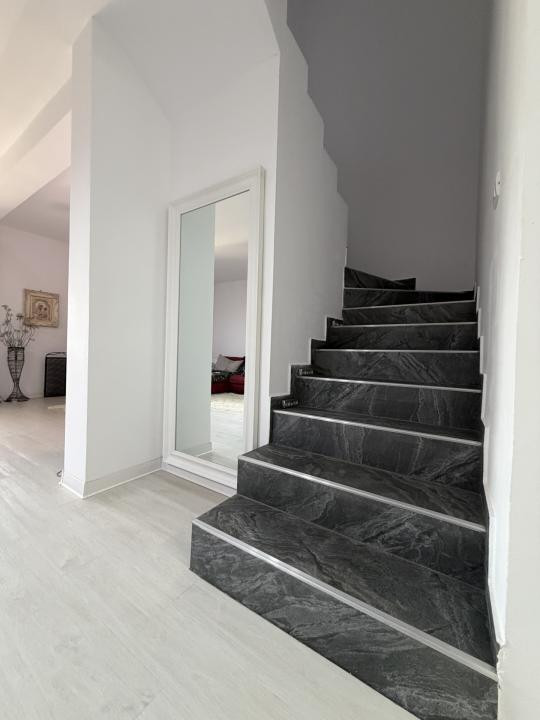 Duplex 4 camere, utili 131 mp utili, 16 mp terasa, 335 mp teren - Sag 