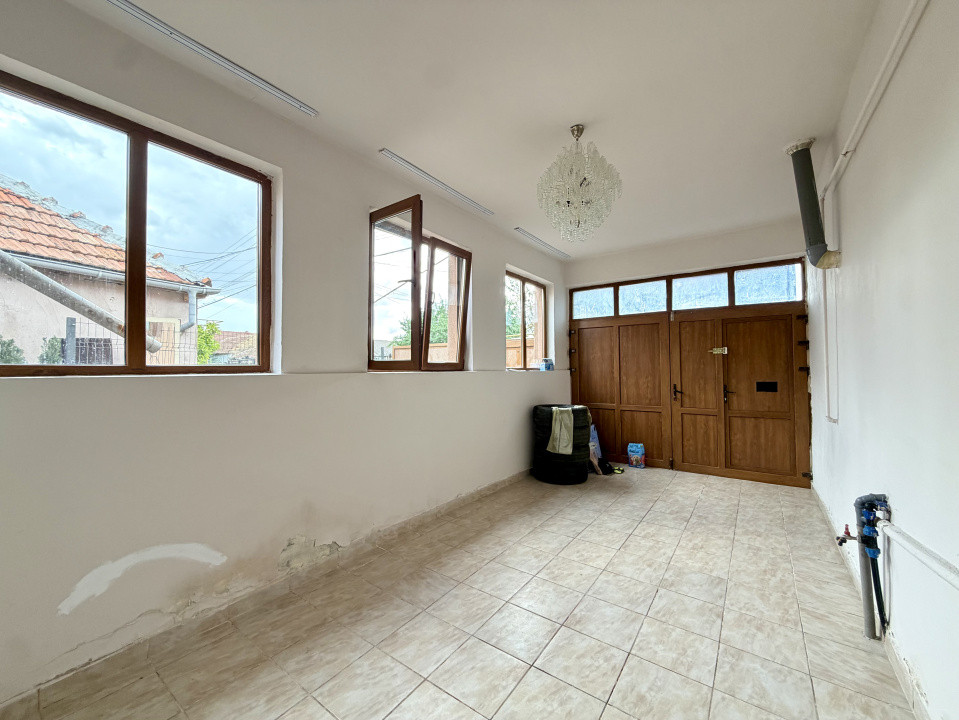 Casa individuala, cu potential, 5 camere, 479 mp teren - zona Ghirodei 