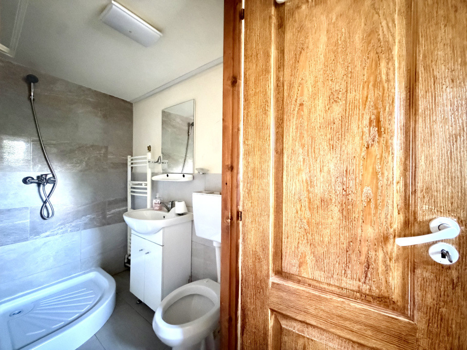 Casa individuala, cu potential, 5 camere, 479 mp teren - zona Ghirodei 