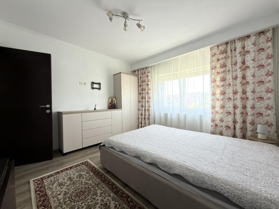 Apartament 3 camere, 2 bai, decomandat, 65 mp utili - Calea Girocului