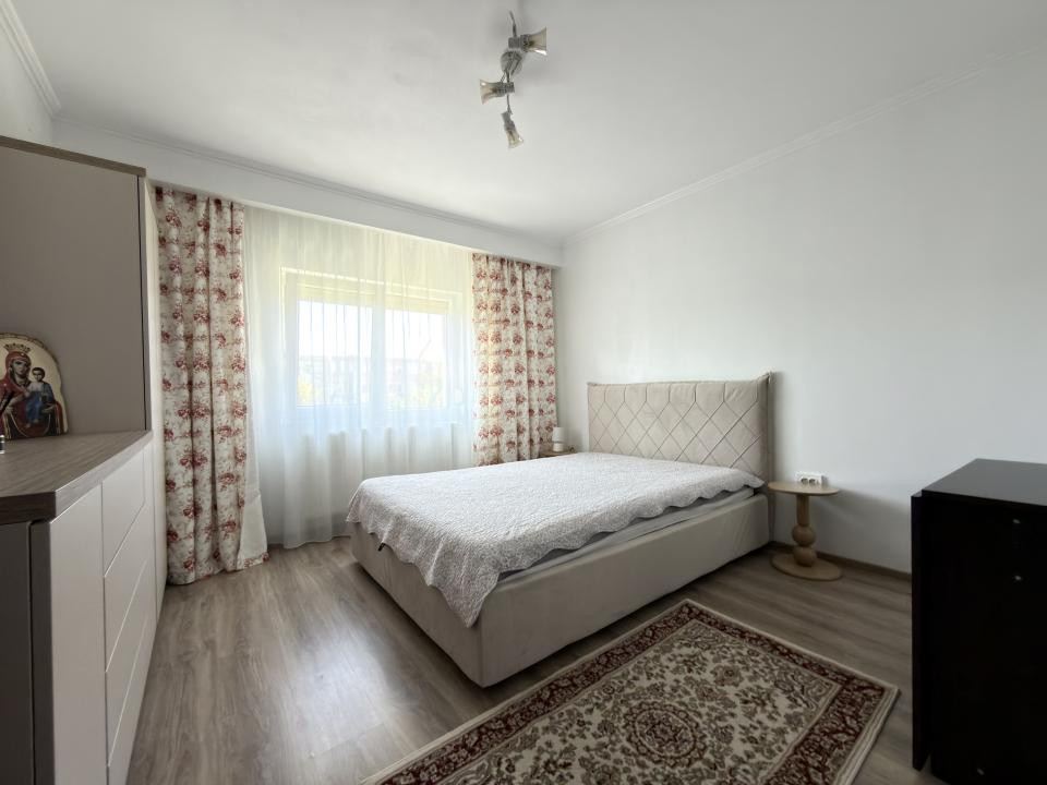 Apartament 3 camere, 2 bai, decomandat, 65 mp utili - Calea Girocului