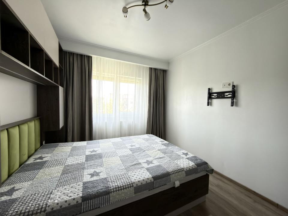 Apartament 3 camere, 2 bai, decomandat, 65 mp utili - Calea Girocului
