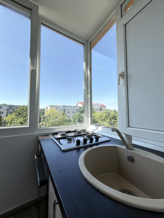 Apartament 3 camere, 2 bai, decomandat, 65 mp utili - Calea Girocului