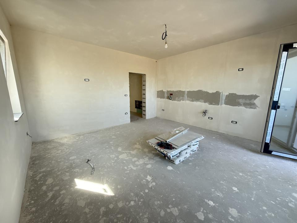 Apartament cu 2 camere, decomandat, 55 mp utili + balcon - Giroc