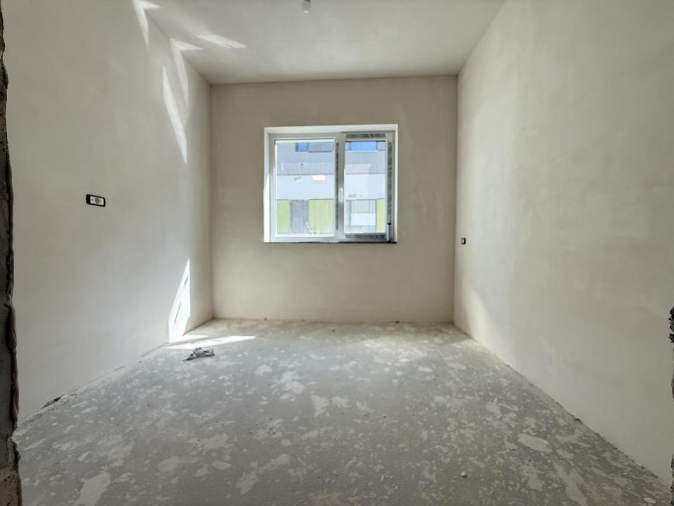 Apartament cu 2 camere, decomandat, 55 mp utili + balcon - Giroc