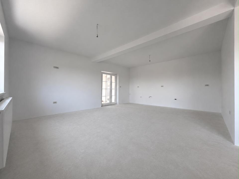 Duplex cu 3 camere, 80 mp utili, 16 mp terasa, 463 mp teren - Sag 