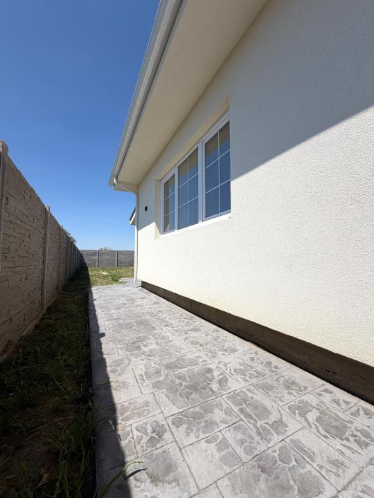 Duplex cu 3 camere, 80 mp utili, 16 mp terasa, 463 mp teren - Sag 