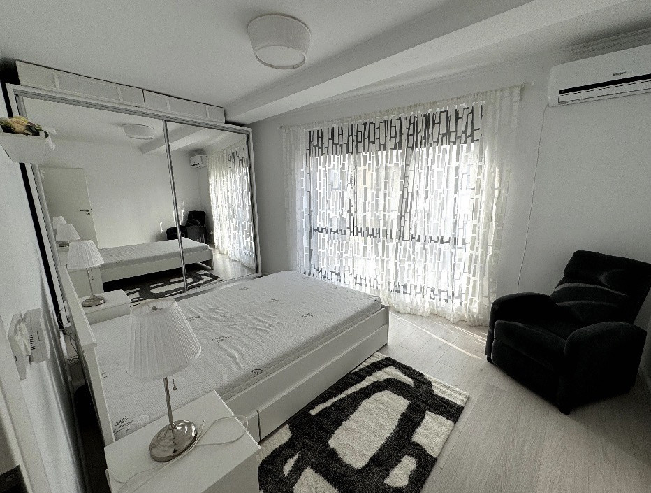 Apartament cu 3 camere, decomandat, 68 mp utili, etaj 2, loc de parcare - Giroc 