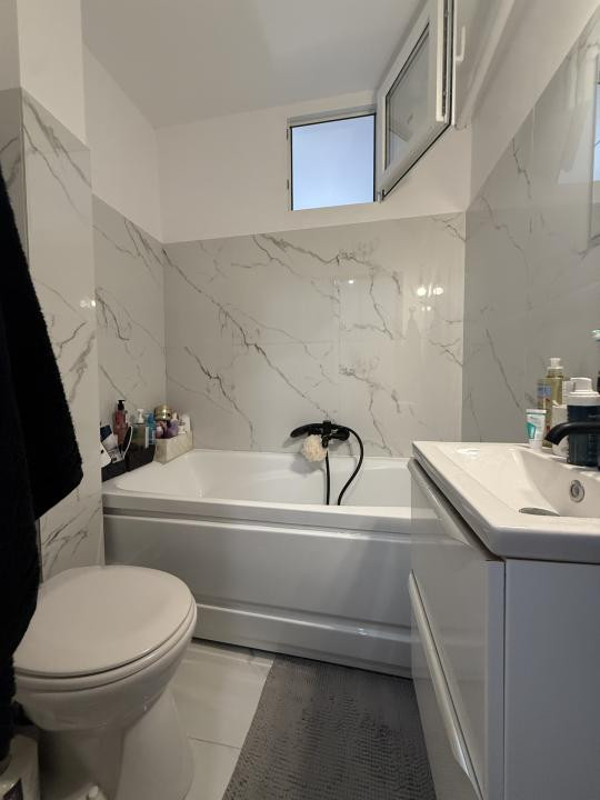 Apartament cu 4 camere, semidecomandat, etaj 4/5 - Sagului