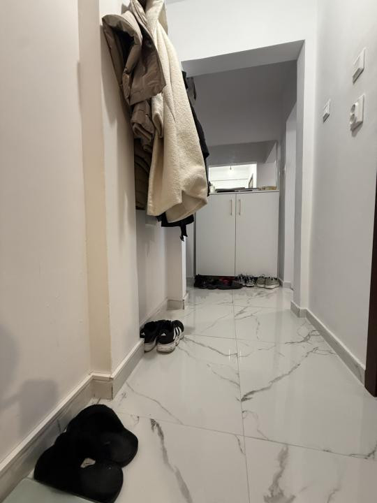 Apartament cu 4 camere, semidecomandat, etaj 4/5 - Sagului