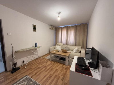 Apartament cu 4 camere, semidecomandat, etaj 4/5 - Sagului