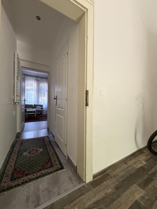 Apartament cu 3 camere, 83mp utili, etaj 1, renovat și mobilat-Sinaia