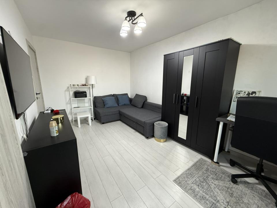 Apartament cu o camere, 20,5 mp + balcon, etaj 3 - Complexul Studentesc