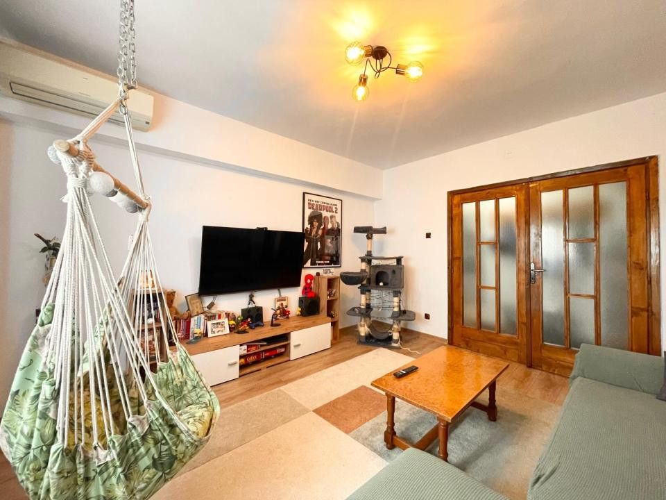Apartament 4 camere, 2 balcoane, boxa - sens Marasti