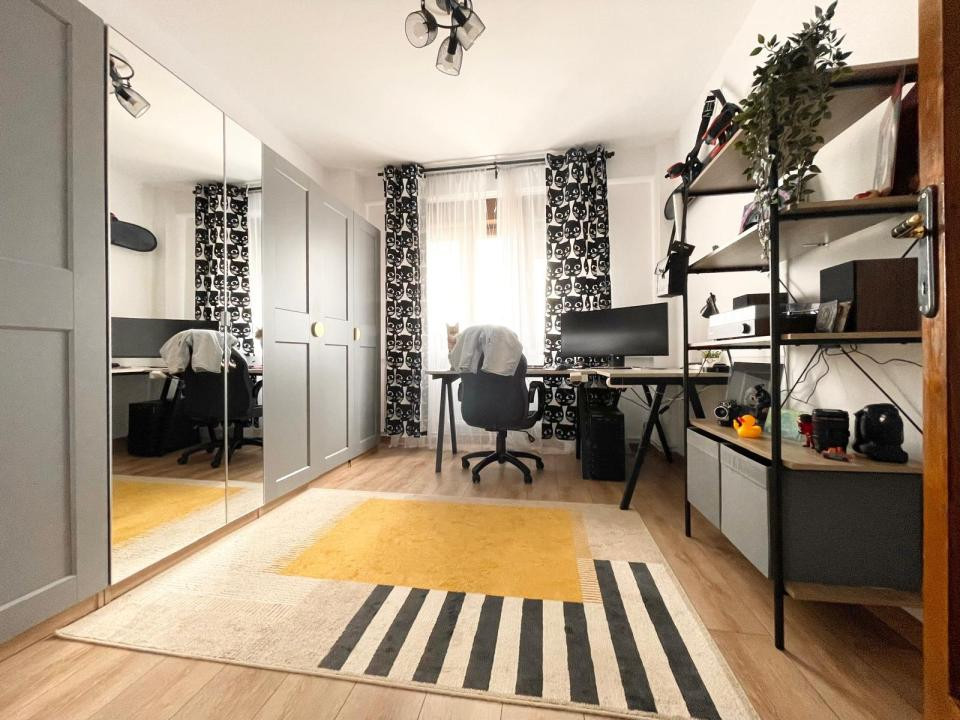 Apartament 4 camere, 2 balcoane, boxa - sens Marasti