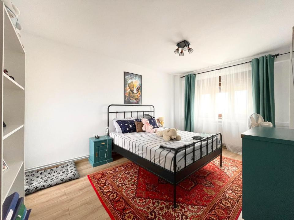 Apartament 4 camere, 2 balcoane, boxa - sens Marasti