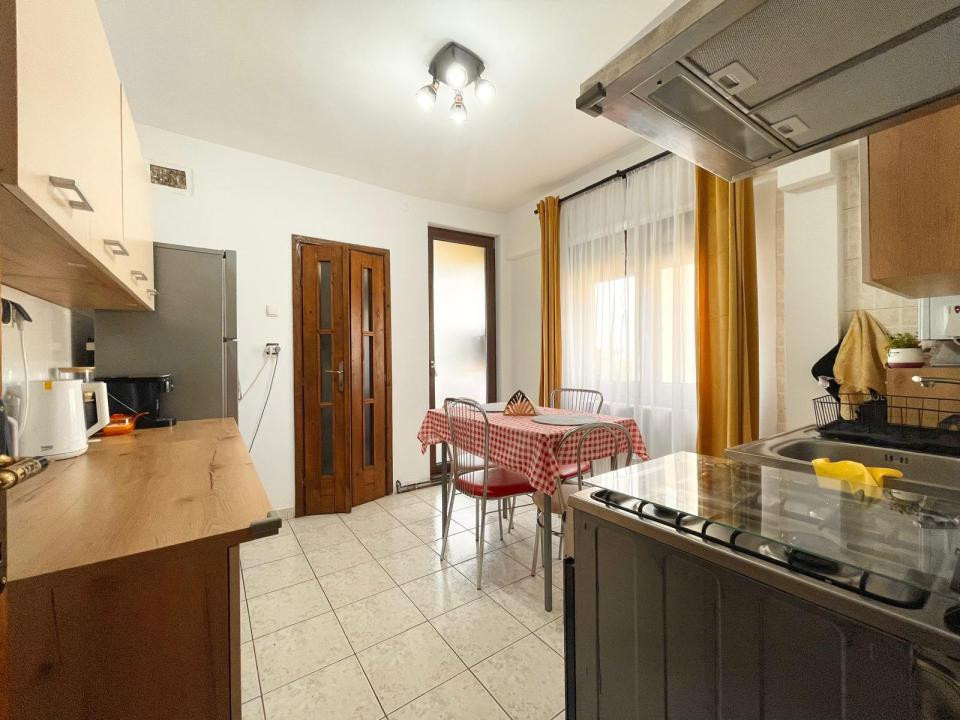 Apartament 4 camere, 2 balcoane, boxa - sens Marasti