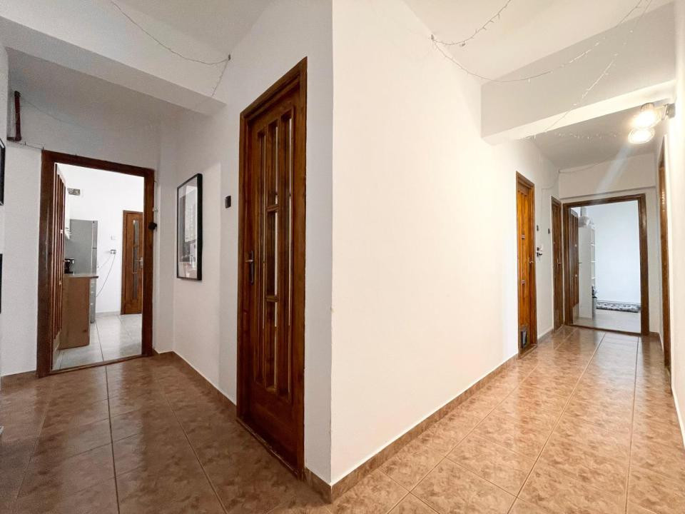 Apartament 4 camere, 2 balcoane, boxa - sens Marasti