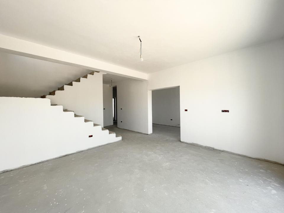 Duplex 4 camere, 132 mp utili - Mosnita Noua