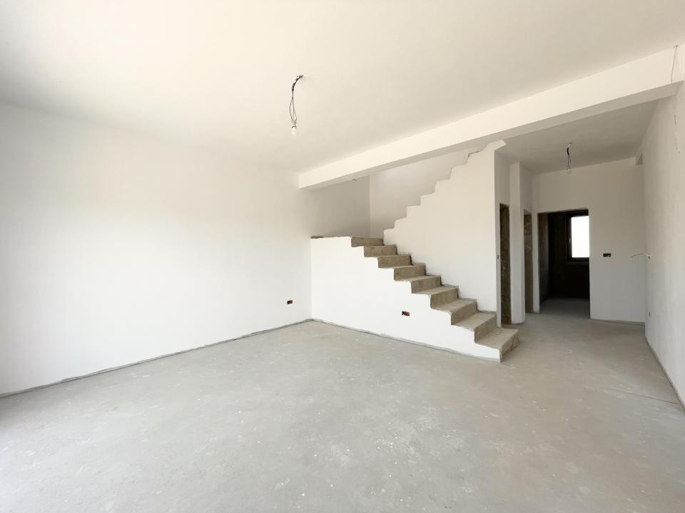 Duplex 4 camere, 132 mp utili - Mosnita Noua