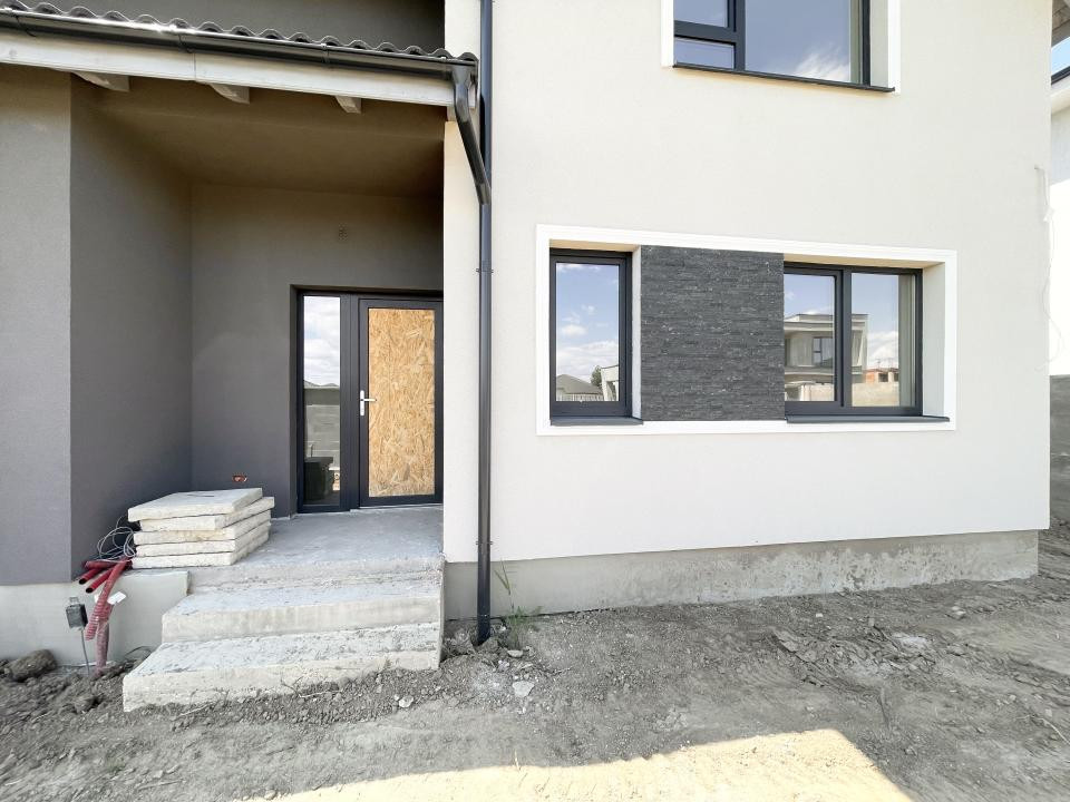 Duplex 4 camere, 132 mp utili - Mosnita Noua