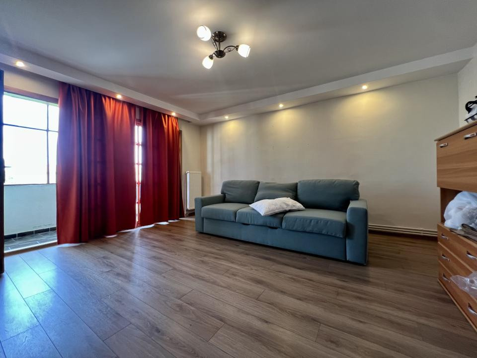  Apartment cu 3 camere, 73 mp utili, decomandat - zona Bucovina