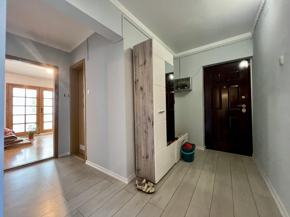  Apartment cu 3 camere, 73 mp utili, decomandat - zona Bucovina