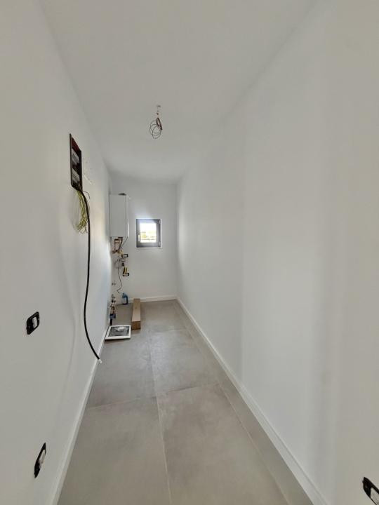Duplex, despartit prin camera tehnica, 4 camere, 111mp utili in Giroc 