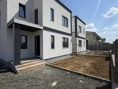Duplex, despartit prin camera tehnica, 4 camere, 111mp utili in Giroc 