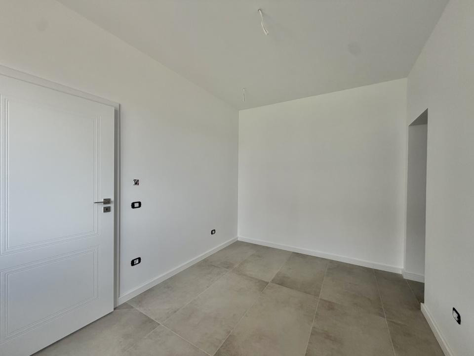 Duplex 4 camere, parter+etaj, 104mp utili, 270mp teren in Giroc 