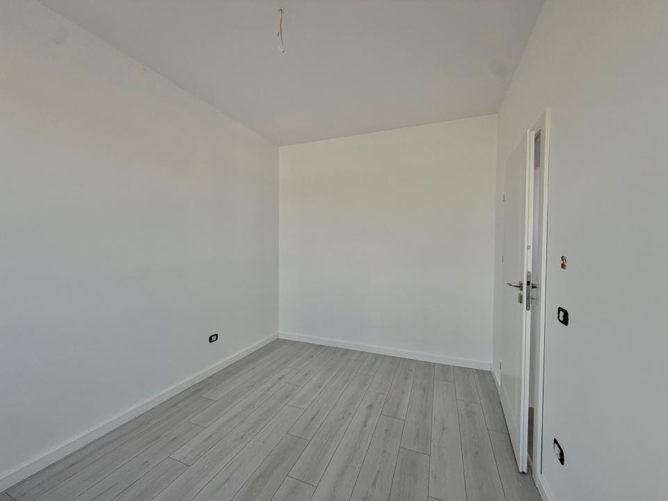 Duplex 4 camere, parter+etaj, 104mp utili, 270mp teren in Giroc 