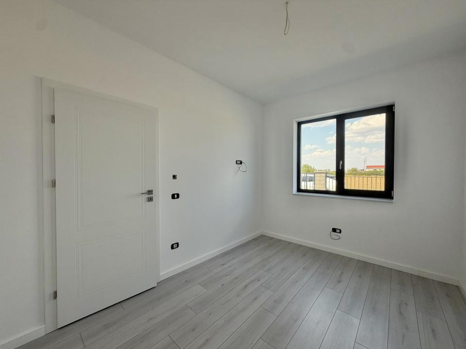 Duplex 4 camere, parter+etaj, 104mp utili, 270mp teren in Giroc 