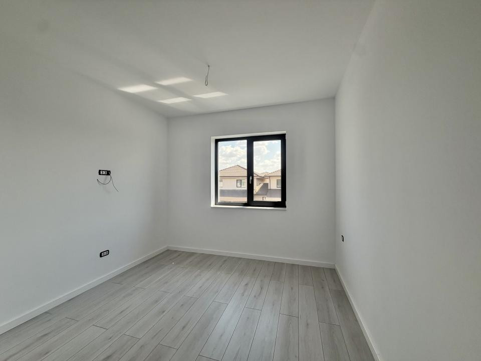 Duplex 4 camere, parter+etaj, 104mp utili, 270mp teren in Giroc 