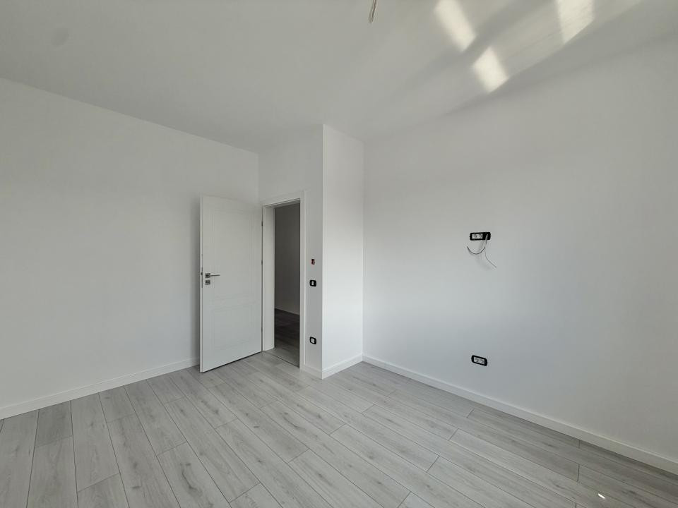 Duplex 4 camere, parter+etaj, 104mp utili, 270mp teren in Giroc 