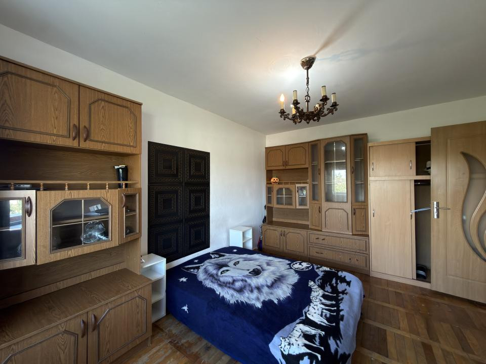 Apartament 1 camera, etaj 3, mobilara si utilat, zona Steaua 