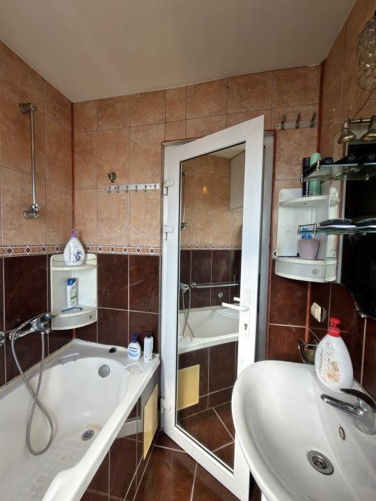 Garsoniera, etaj 3, mobilara si utilat, zona Steaua 