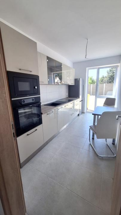 DE INCHIRIAT - Apartament 2 camera, gradina 55 mp - Lipovei