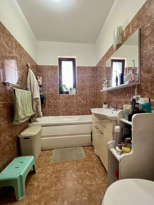  Apartment cu 2 camere, 55 mp utili, etaj 1, decomandat - Giroc