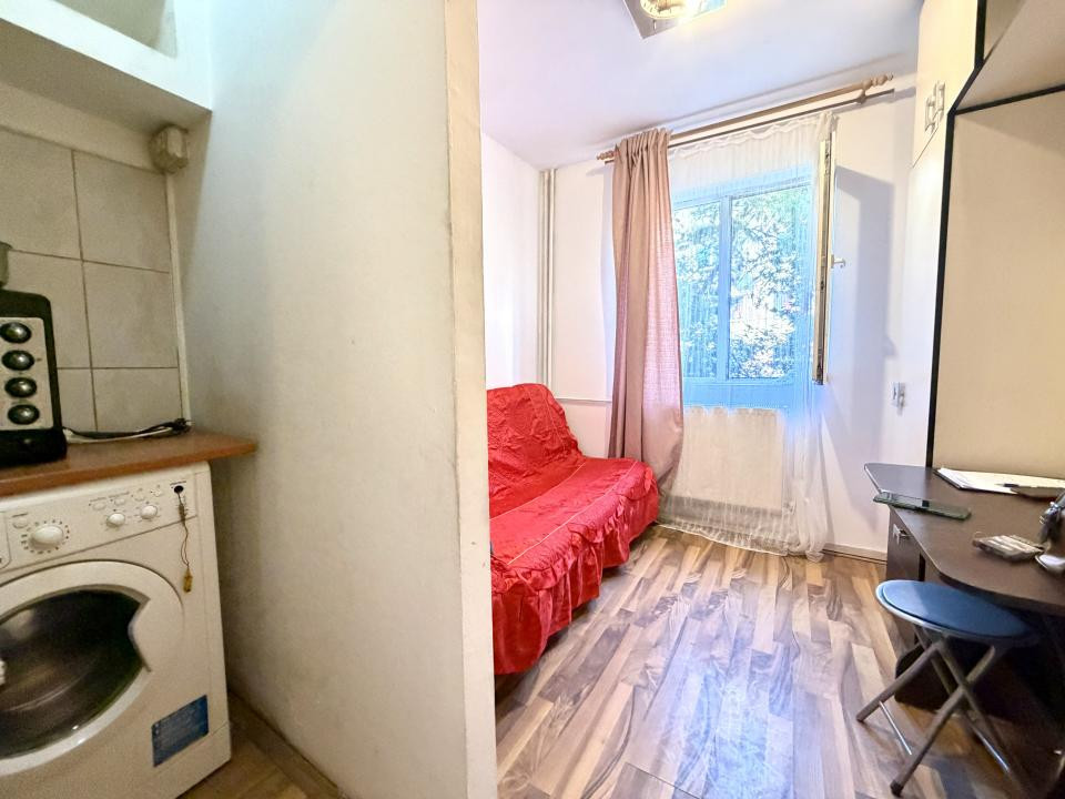 Garsoniera 14 mp utili, etaj 1, mobilata - Zona Elisabetin