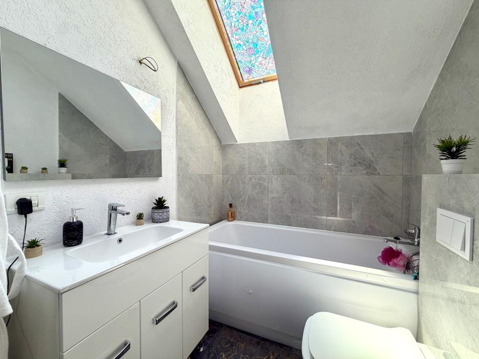 Duplex inedit, 3 camere, 61 mp utili, mobilat/utilat - Sanandrei